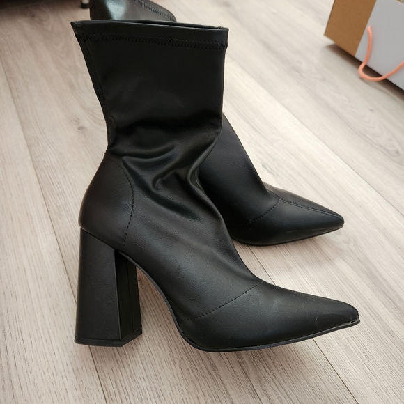 Truffle Collection Ankle Sock Boots - Picture 2 of 4
